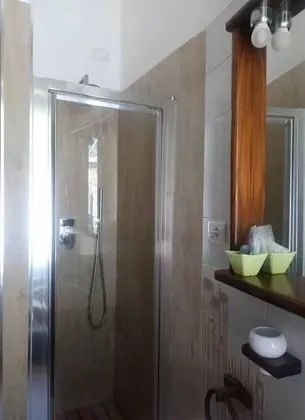 Deluxe Tek Büyük Yataklı Oda, Kısmi Deniz Manzaralı