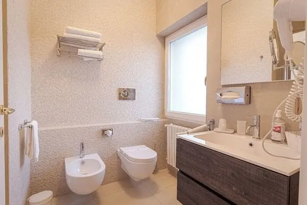 Deluxe Dört Kişilik Oda, 1 Yatak Odası, Havuz Manzaralı