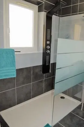 Deluxe Tek Büyük Yataklı Oda, 1 Büyük (Queen) Boy Yatak, Teras, Kısmi Deniz Manzaralı