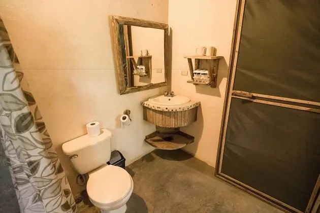 Tent Quadruple (Free Daily Tour Included)