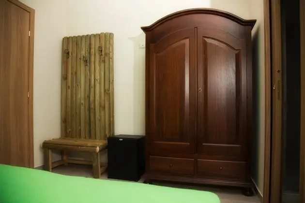 Classic Tek Büyük Yataklı Oda