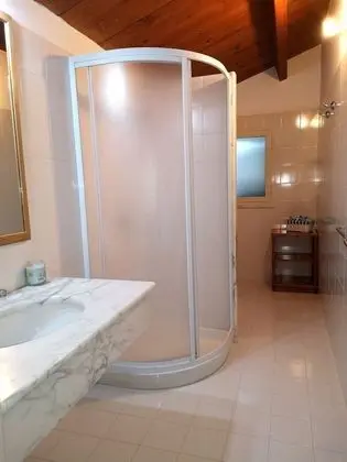 Standard Tek Büyük Yataklı Oda (Private External Bathroom)