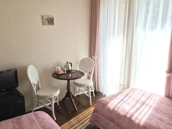 İki Ayrı Yataklı Oda, Havuz Kullanımı (  B  )
