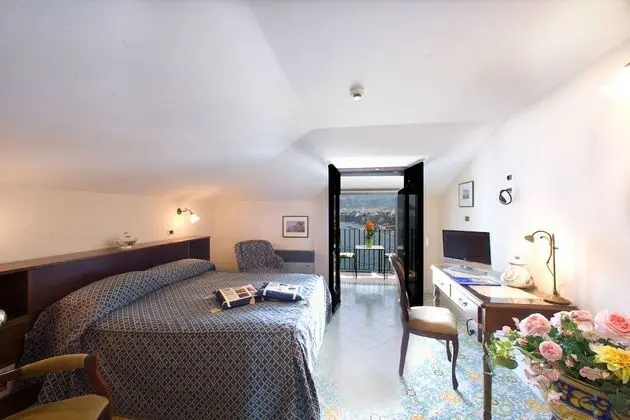 Deluxe Tek Büyük Yataklı Oda, Deniz Manzaralı