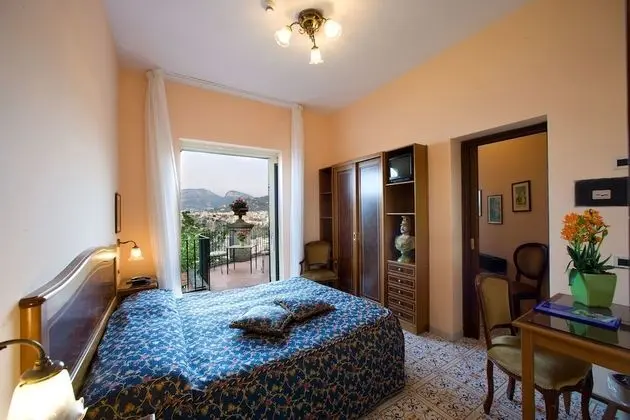 Deluxe Tek Büyük Yataklı Oda, Deniz Manzaralı