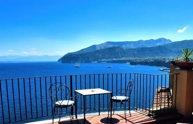 Deluxe Tek Büyük Yataklı Oda, Deniz Manzaralı