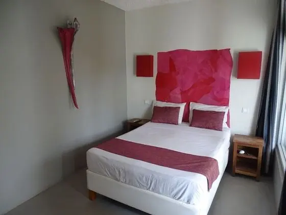 Comfort Oda, Teras