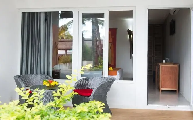 Comfort Oda, Teras