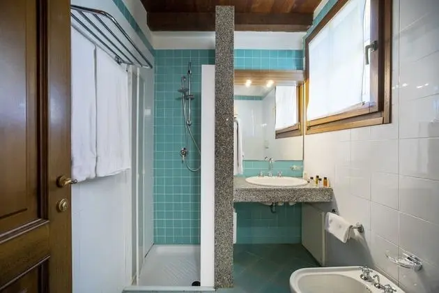 Classic Büyük Yataklı Tek Kişilik Oda