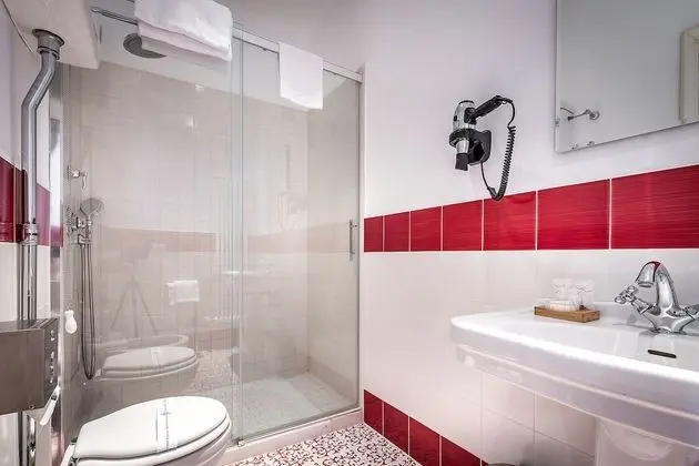 Süit, Nehir Manzaralı