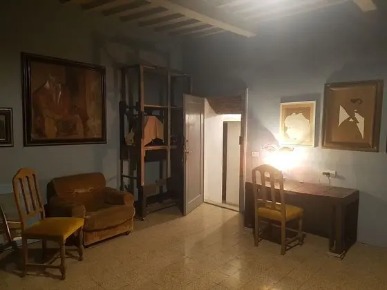 Standard Tek Büyük veya İki Ayrı Yataklı Oda, Ortak Banyo