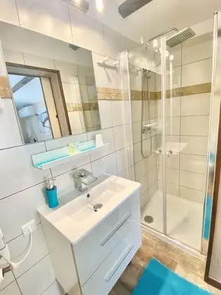 Tek Büyük Yataklı Oda, Banyolu/Duşlu (Chambre Suspendue)