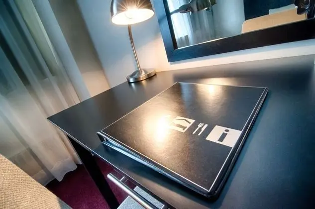 Oda, 1 Büyük (Queen) Boy Yatak