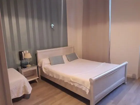 Üç Kişilik Oda
