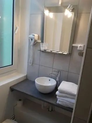 Üç Kişilik Oda