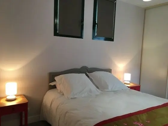 Kır Evi, Banyolu/Duşlu, Bahçe Manzaralı (Alfred de Vigny )