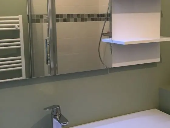 Kır Evi, Banyolu/Duşlu, Bahçe Manzaralı (Alfred de Vigny )