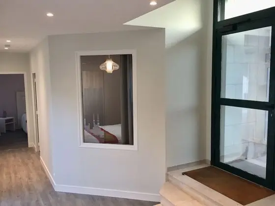 Kır Evi, Banyolu/Duşlu, Bahçe Manzaralı (Alfred de Vigny )