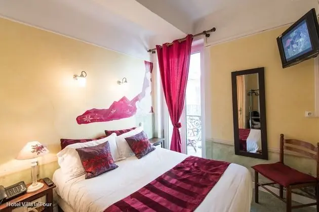 Traditional Tek Büyük veya İki Ayrı Yataklı Oda