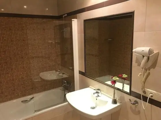 Tek Büyük veya İki Ayrı Yataklı Oda