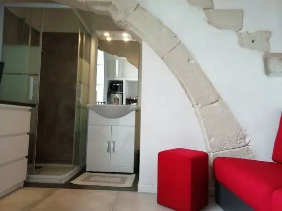 Superior Stüdyo, Özel Banyo (Le Studio)