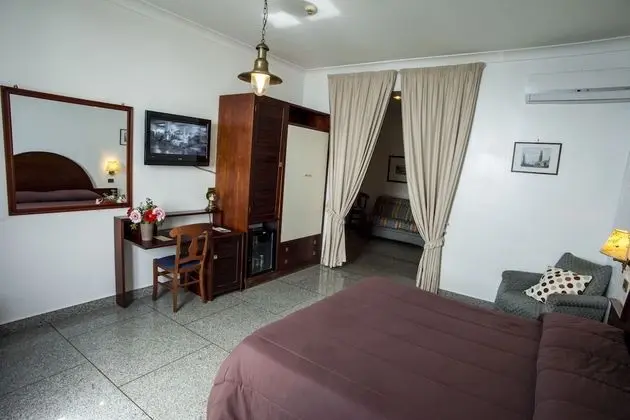 Tek Büyük veya İki Ayrı Yataklı Oda, Deniz Manzaralı