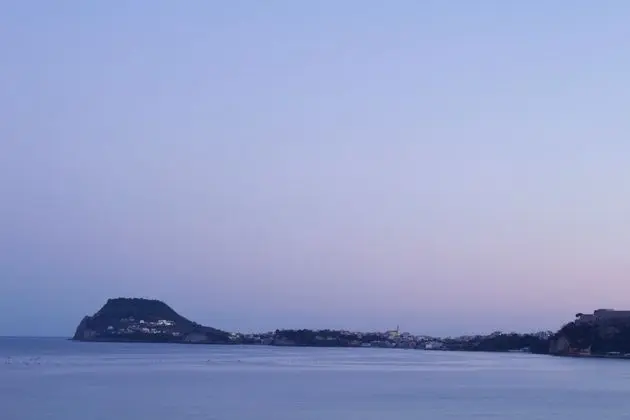Tek Büyük veya İki Ayrı Yataklı Oda, Deniz Manzaralı