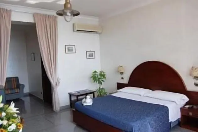 Üç Kişilik Oda, Özel Banyo