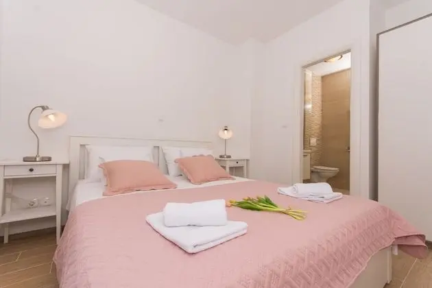 Apart Daire (Comfort 1 Bedroom Apt with Terrace)