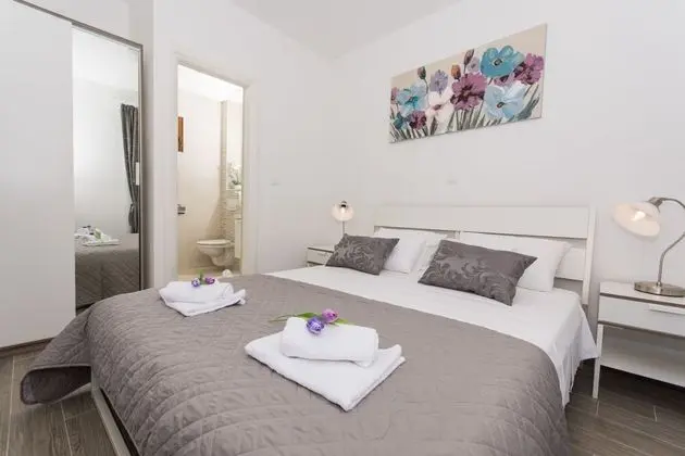 Apart Daire (Comfort 1 Bedroom Apt with Terrace)