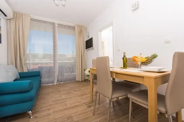 Apart Daire (Comfort 1 Bedroom Apt with Terrace)