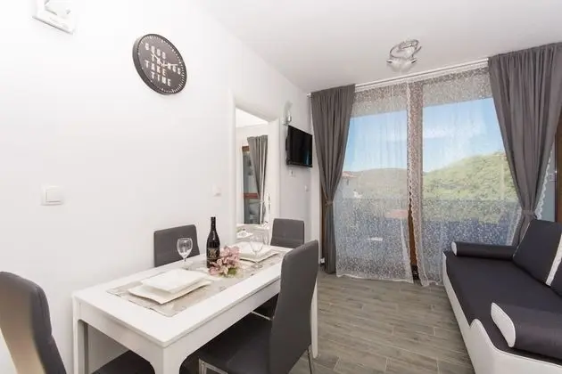 Apart Daire (Comfort 1 Bedroom Apt with Terrace)
