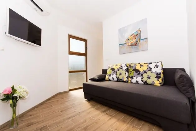 Apart Daire (Comfort 1 Bedroom Apt with Terrace)
