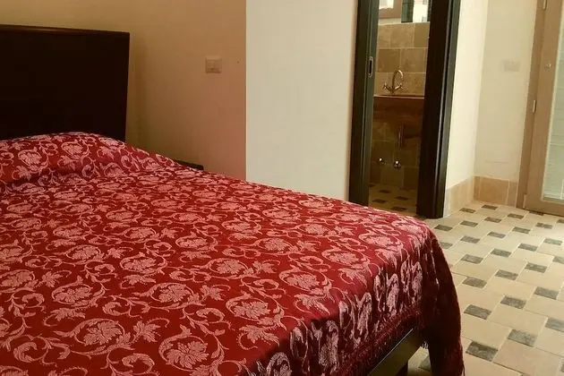Basic Tek Büyük Yataklı Oda, 1 Büyük (Queen) Boy Yatak, Havuz Manzaralı