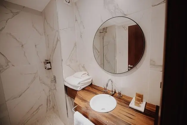 Deluxe Oda, 1 En Büyük (King) Boy Yatak