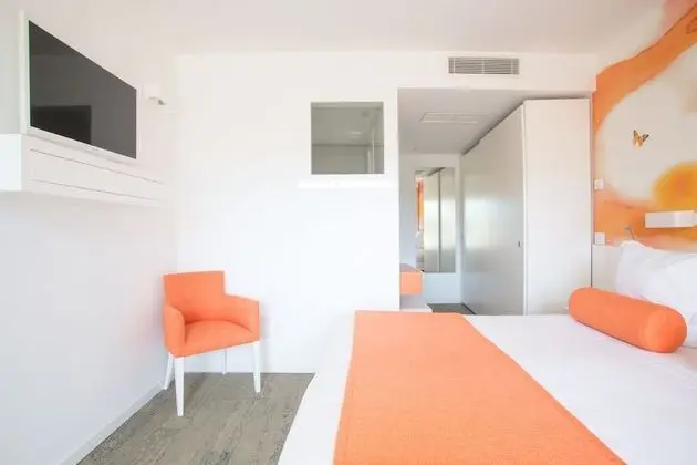 Süit, Teras, Bahçe Manzaralı