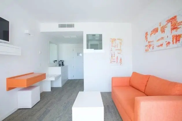 Süit, Teras, Bahçe Manzaralı