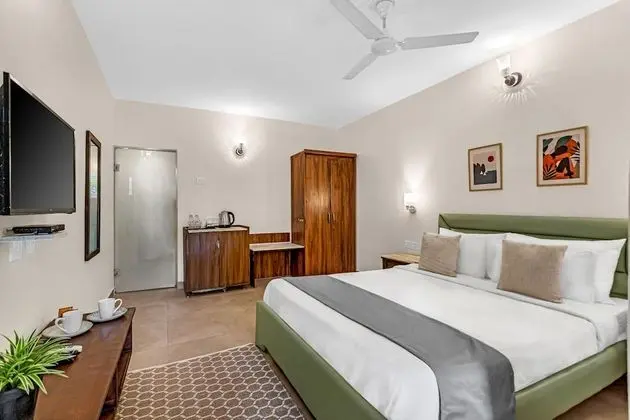 Deluxe Oda, Balkon, Havuz Manzaralı
