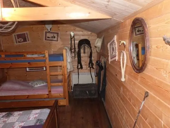 Dört Kişilik Oda, Sigara İçilmez (Cowboy)