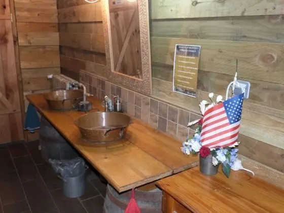 Dört Kişilik Oda, Sigara İçilmez (Cowboy)