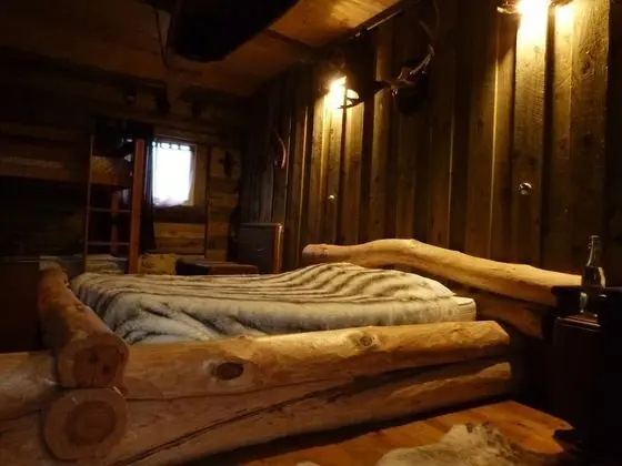 Dört Kişilik Oda, Sigara İçilmez (Trappeur)