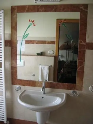 Tek Büyük Yataklı Oda, Tepe Manzaralı