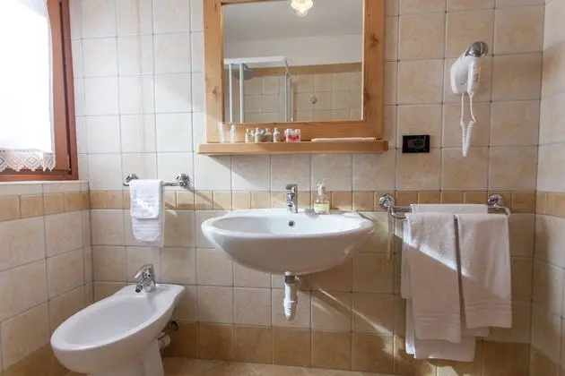 Deluxe Tek Büyük veya İki Ayrı Yataklı Oda