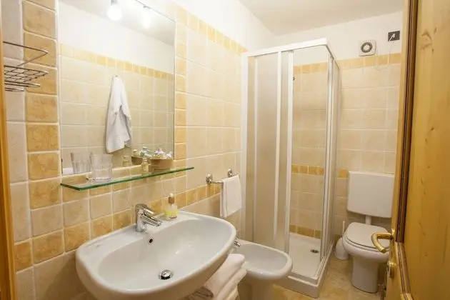 Standard Tek Büyük veya İki Ayrı Yataklı Oda