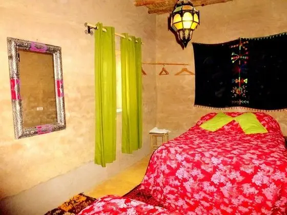 Family Oda, Özel Banyo, Avlu Manzaralı