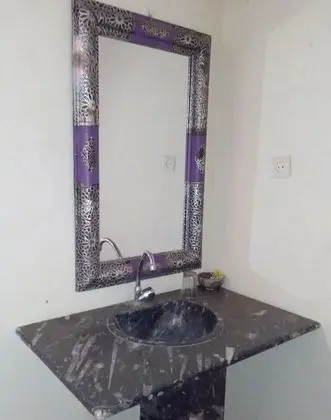 Üç Kişilik Oda, Özel Banyo, Avlu Manzaralı