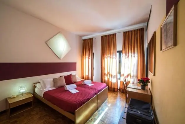 Comfort Tek Büyük Yataklı Oda