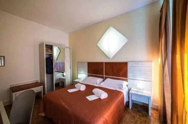 Comfort Tek Büyük Yataklı Oda