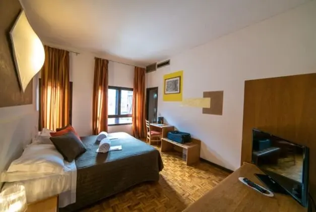 Comfort Tek Büyük Yataklı Oda