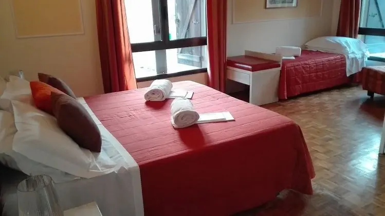 Üç Kişilik Oda